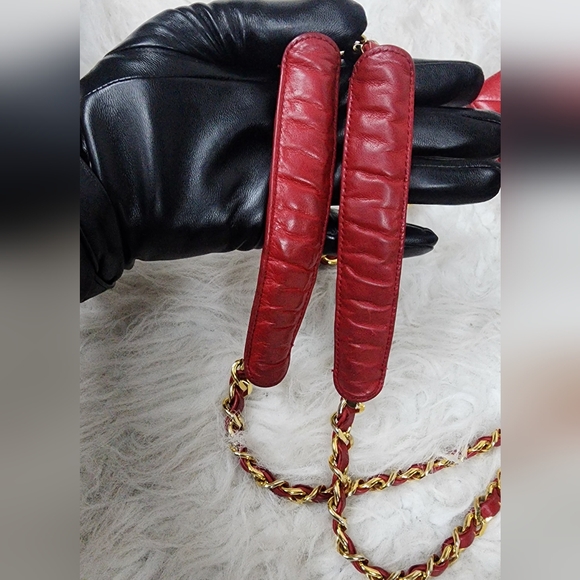 ✨ Chanel Vintage Red Leather Shoulder Bag – Rare Model ✨ - Picture 8 of 16
